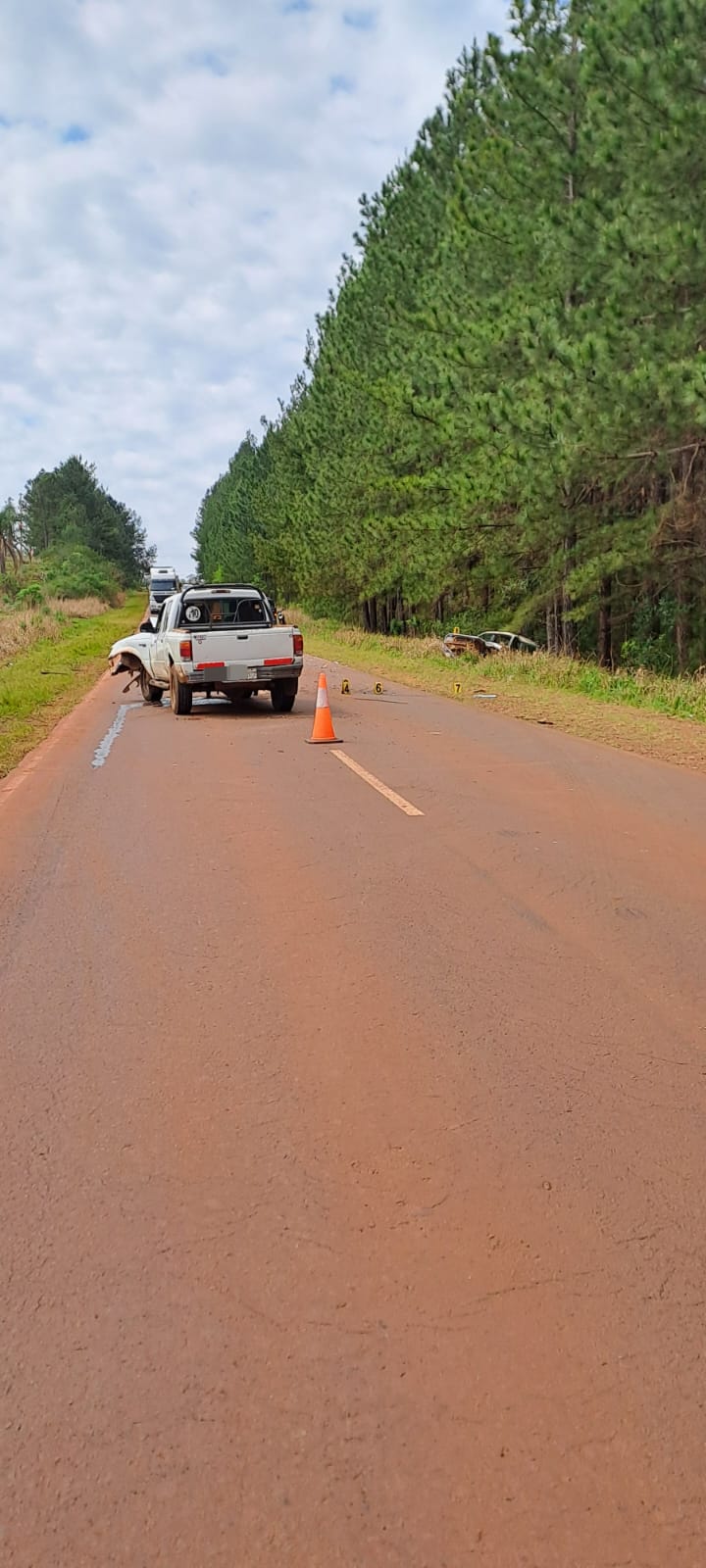 Choque entre una camioneta y un auto dejó varios lesionados en la Ruta 103 2
